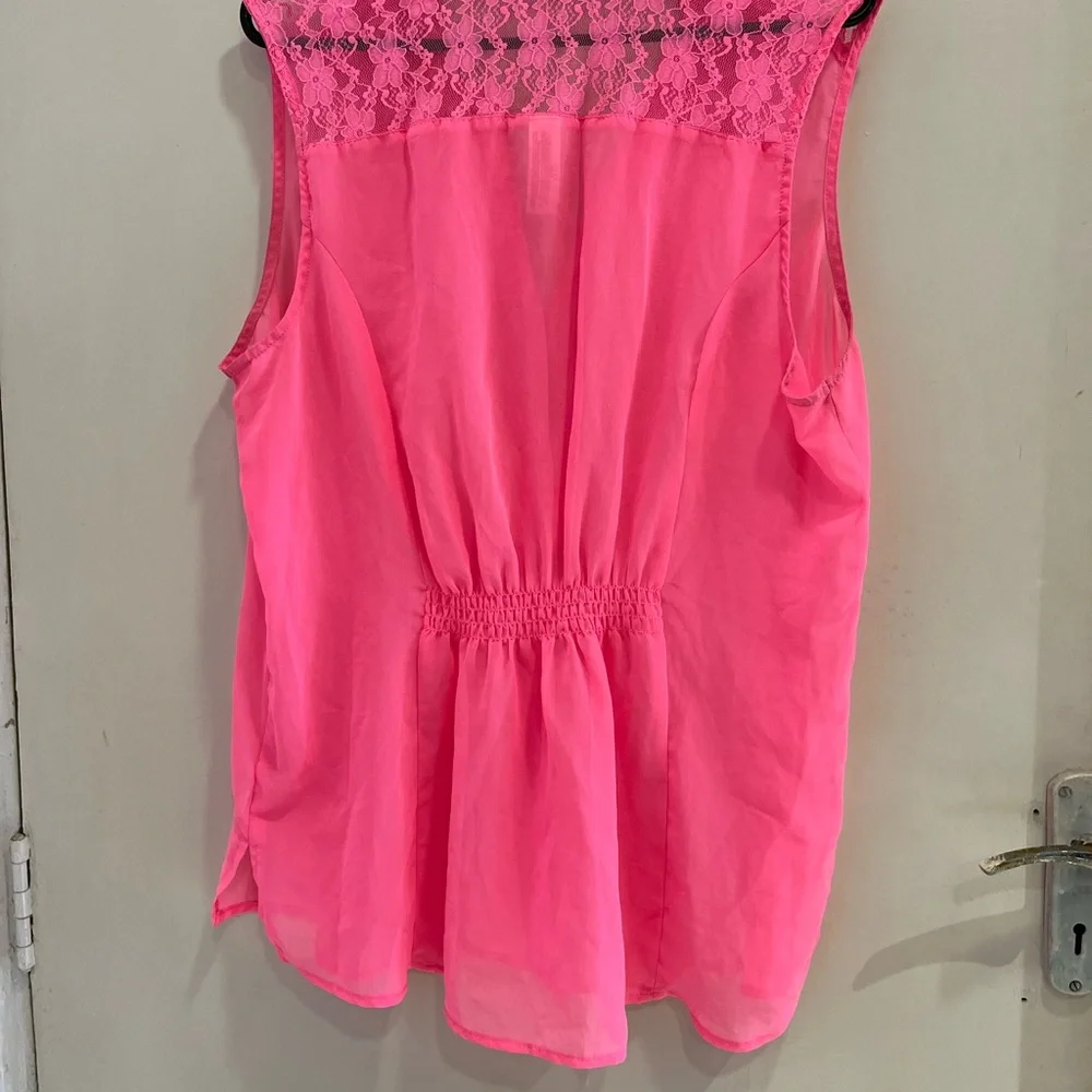 Neon pink shirt with lace detailing - Picture 10 of 10